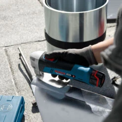 Bosch Professional GSC 12V-13 Solo Accuplatenschaar | 12 Volt Li-Ion | Solo | Doos [0.601.926.105] -Bosch Winkel Bosch GSC 108V Li 2 2