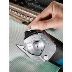 Bosch Professional GUS 12V-300 Solo Universele Accuschaar | 12 Volt | Solo | In Doos [0.601.9B2.901] -Bosch Winkel GUS108 gebruik3